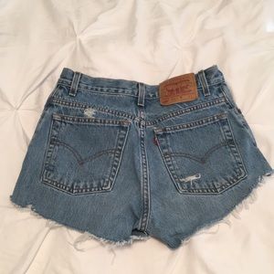Levi's 550 Medium Wash Jean Shorts *High Waisted!